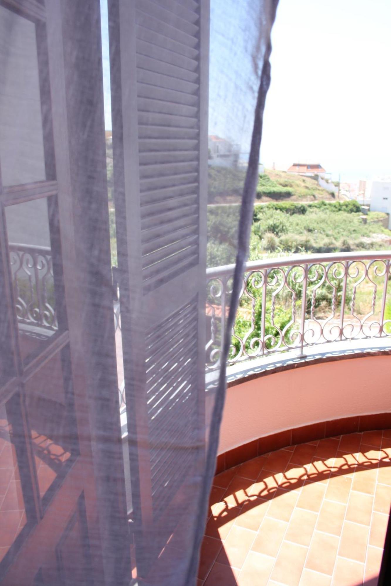 Ericeira Chill Hill Hostel&Private Rooms - Peach Garden Kamer foto